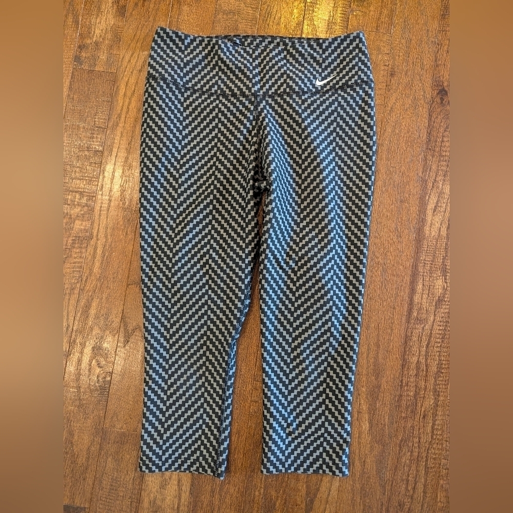 Nike Dri Fit Women's Black and Gray Checkered Leggings Size M